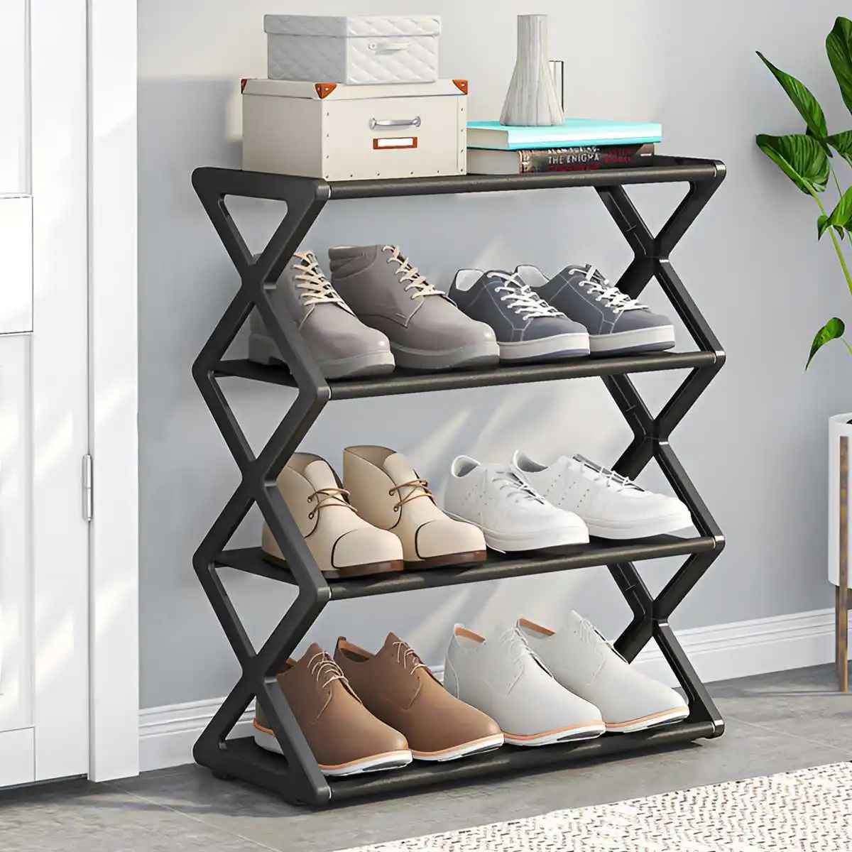 Étagère à chaussures CompactHome noir avec souliers