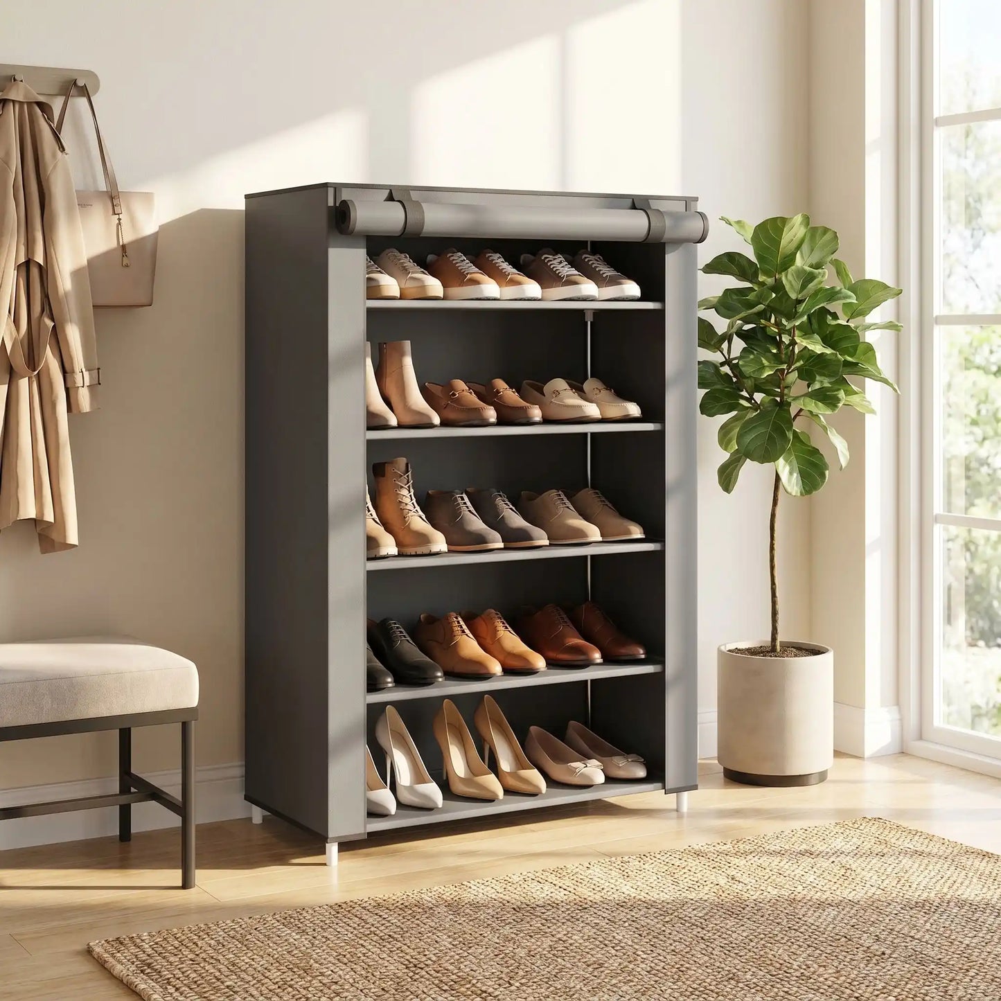 Meuble à chaussures gris 6 niveaux avec rideau relevé et 15 paires de chaussures, structure compacte pour entrée moderne - Rangement Signature