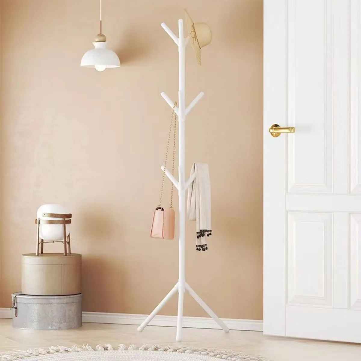 porte manteau sur pied plasticoat blanc avec echarpe