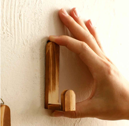 Comment fixer des crochets au mur ?