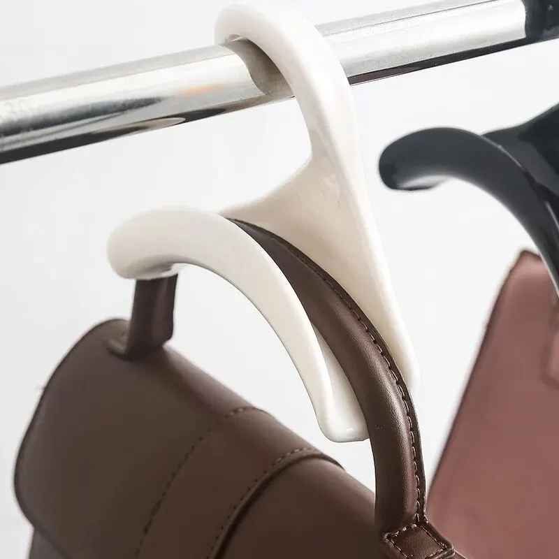 Cintre OrganizEssentials pour sacs
