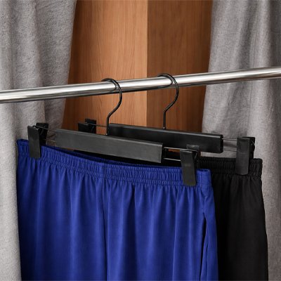 Cintre pantalon​ plastique résistant