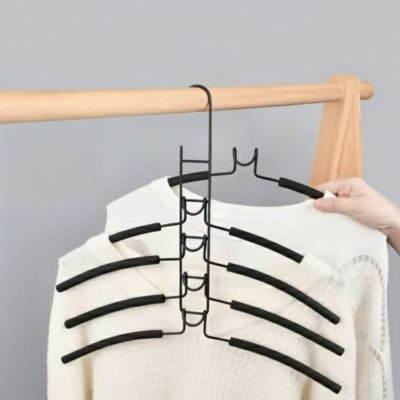 Cintres avec chandails