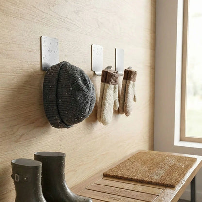 Crochet adhesif avec bonnet et mitaines