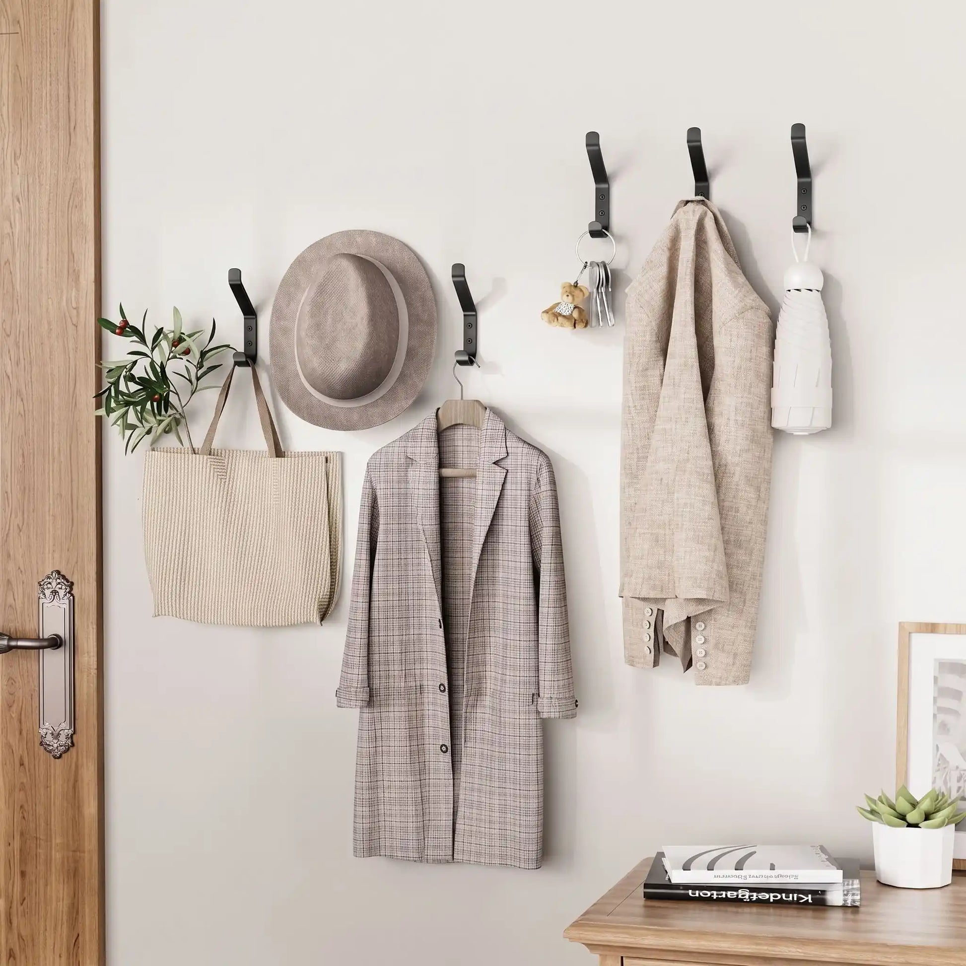 Crochets muraux en acier robustes et minimalistes,parfaits pour organiser une entrée moderne