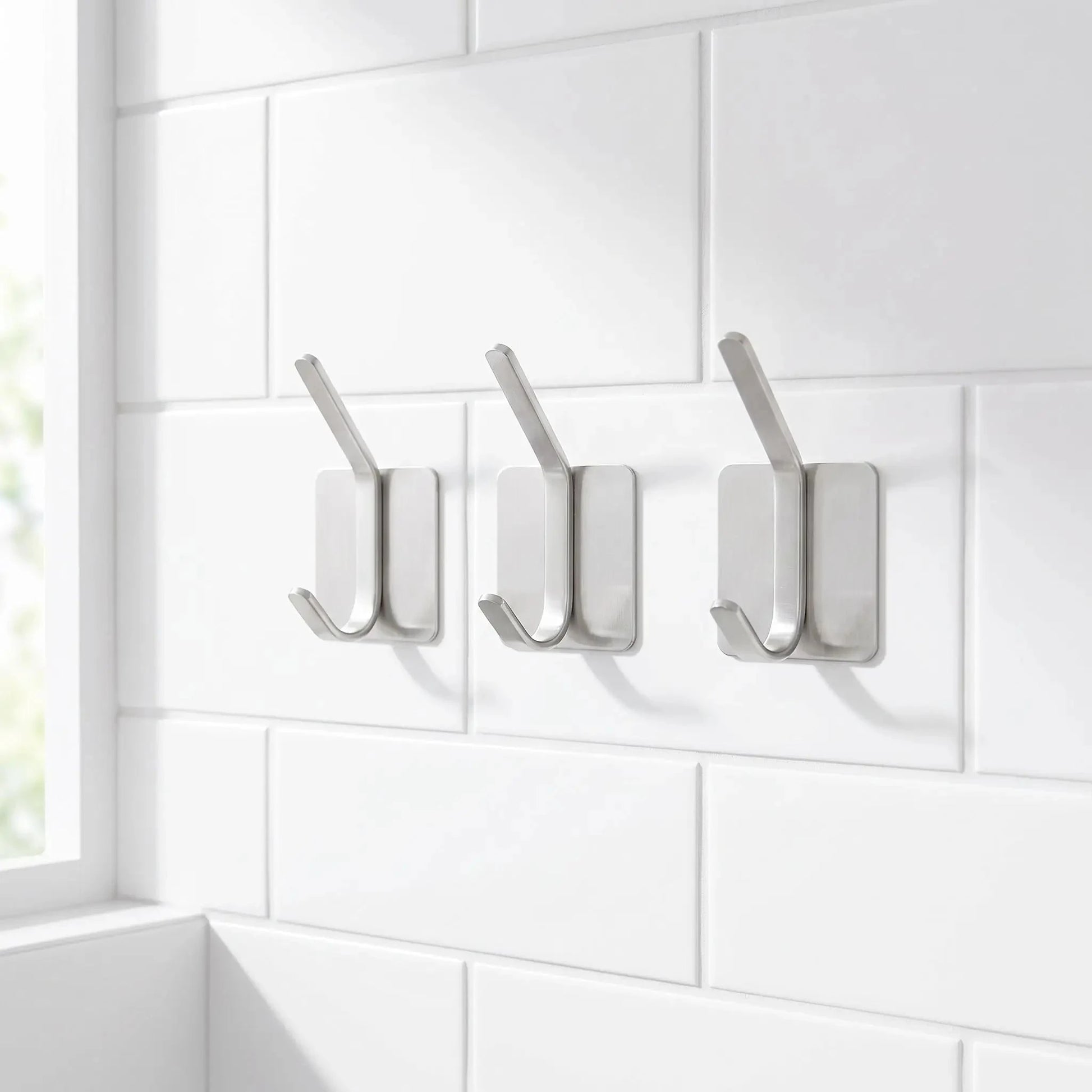 Crochets muraux adhésifs en acier inoxydable argent OrganiZelt, lot de 3, pour une entrée moderne et organisée