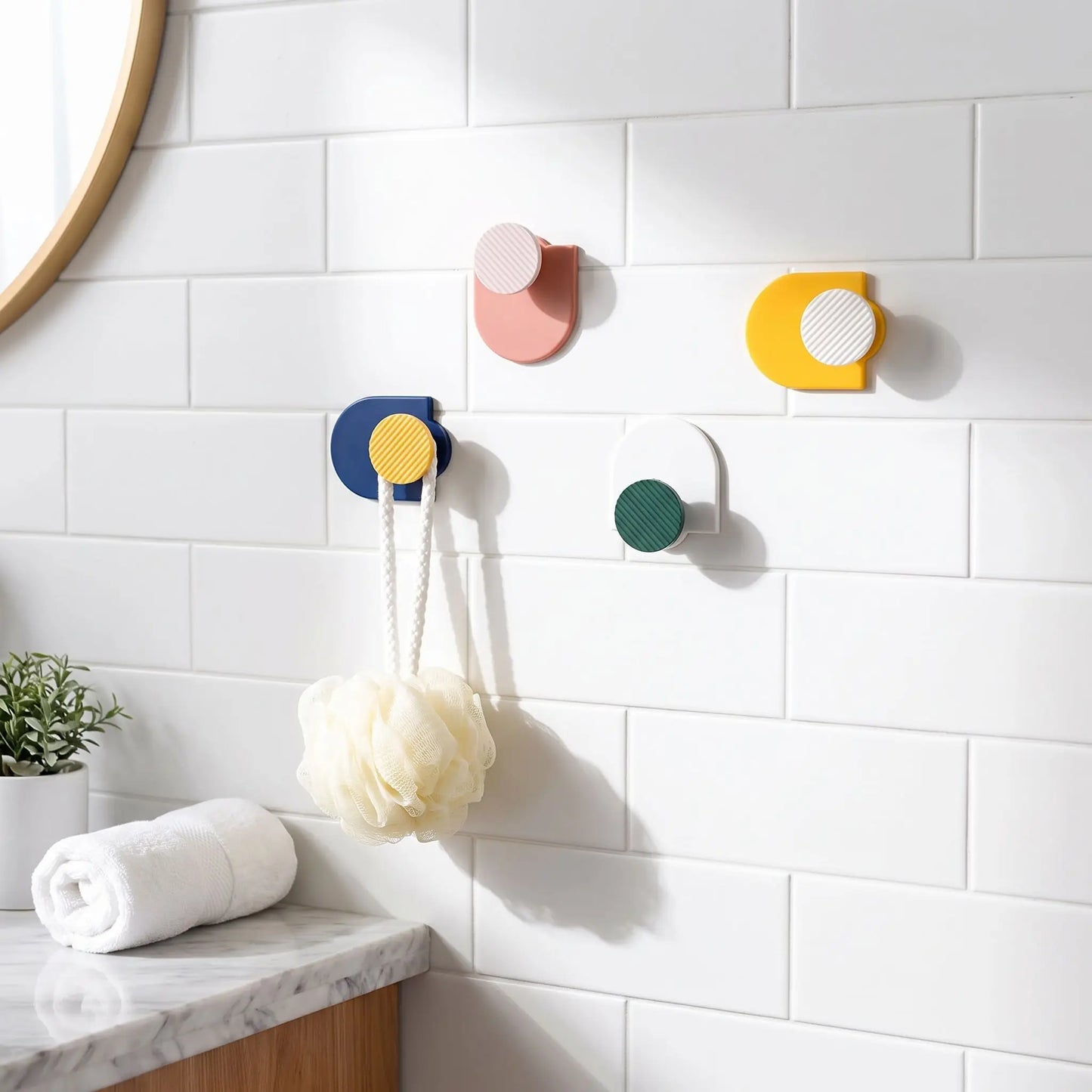 Crochets muraux colorés sans perçage, lot de 4, parfaits pour ajouter une touche joyeuse et pratique à l’entrée