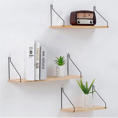 Etagere bois​ avec livres