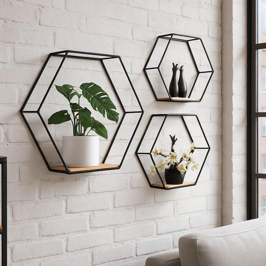 Etagere hexagonale bois métal sur mur de brique