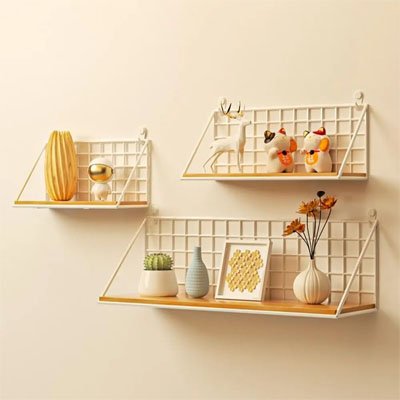Etagere murale bois avec articles