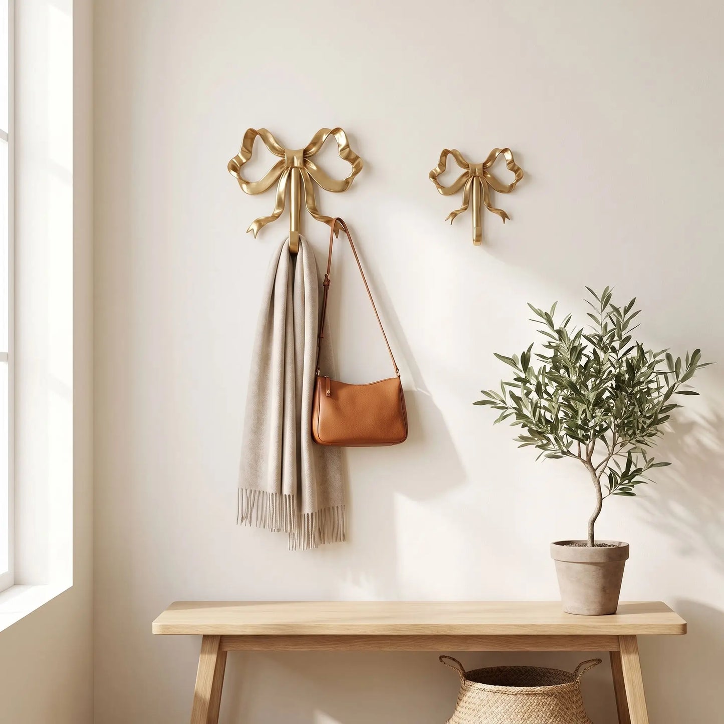 Patères dorées LYKKE™ design ruban en métal, ensemble de 2 crochets décoratifs