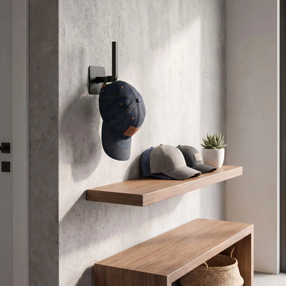 Porte casquette FJELL™ ElegantSpace en plastique robuste noir présenté en vue frontale