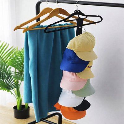 Porte casquette vertical sur cintre