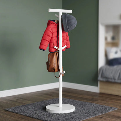 Porte-manteau enfant blanc sur pied en acier carbone avec une veste rouge et un sac à dos, montrant la stabilité du meuble.