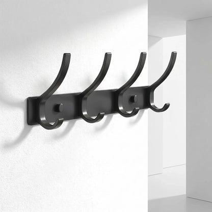 Porte-manteau mural Alumine en aluminium noir mat avec 4 crochets, vue de face épurée pour entrée moderne.