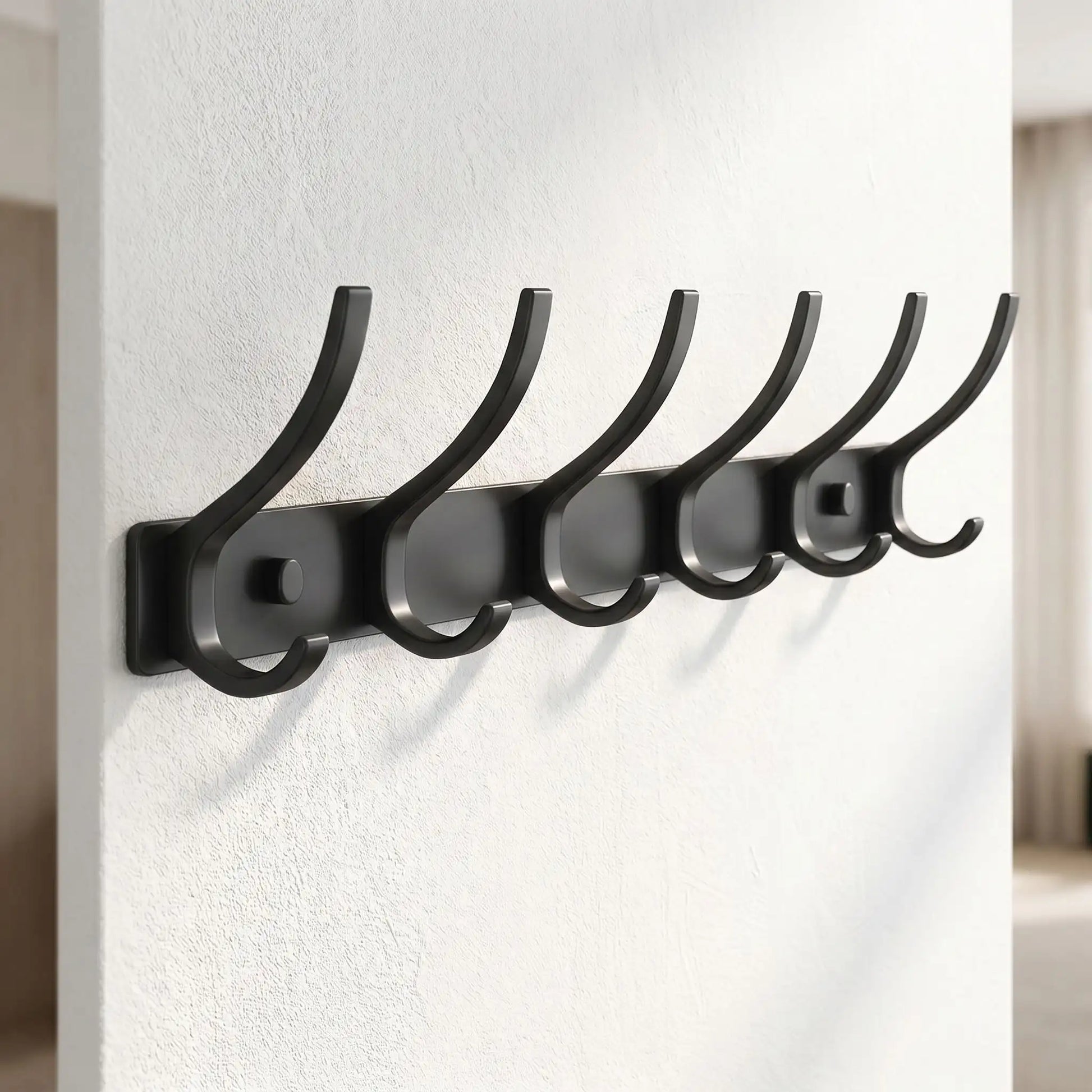 Porte-manteau mural Alumine en aluminium noir mat avec 6 crochets, solution de rangement robuste et design pour l'entrée.