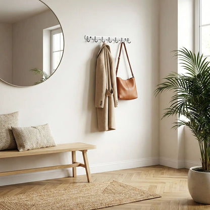 Porte manteau mural avec sac et veste