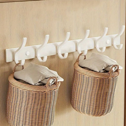 porte manteau mural blanc avec paniers