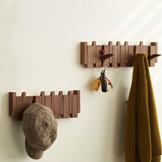 Double porte-manteau mural en bois Modulo avec chapeau et veste suspendus