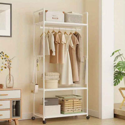 Porte-manteau sur pied mobile en métal avec vêtements, solution de rangement pour chambre minimaliste 