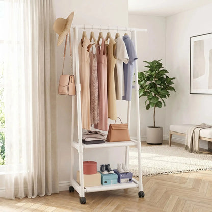 Porte-manteau pour enfant KidOrganize™ blanc en métal avec vêtements, design stable sur roulettes 