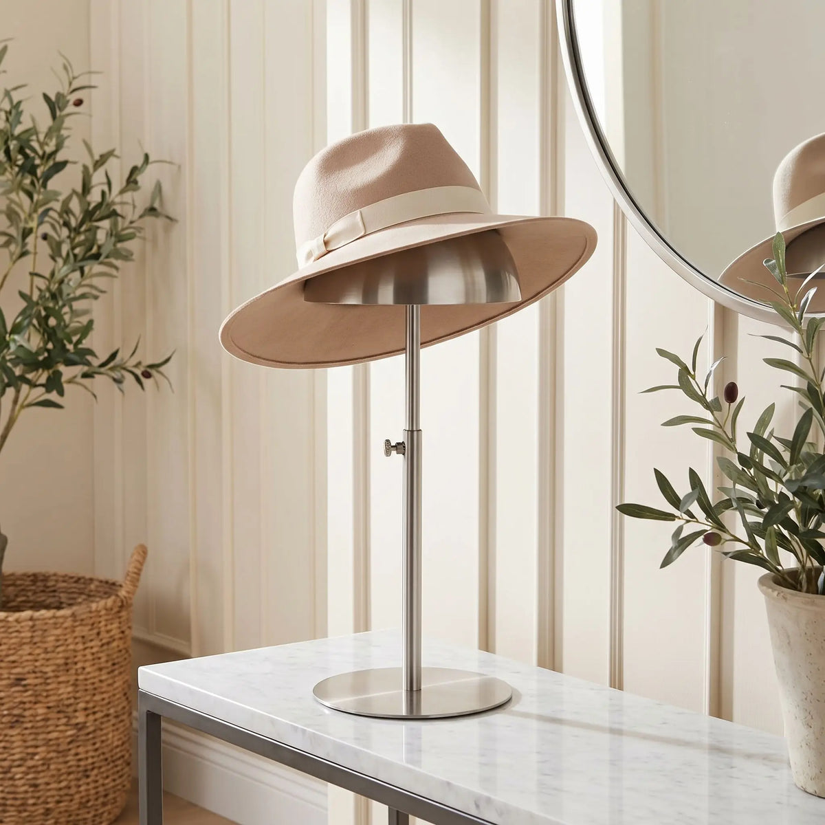 Présentoir à casquette LYKKE™ design métal épuré