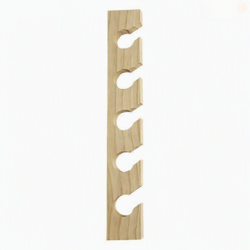 Range‑casquette mural SKOG™ L’Exposeur™ bois 5 supports présenté dans une entrée organisée naturel