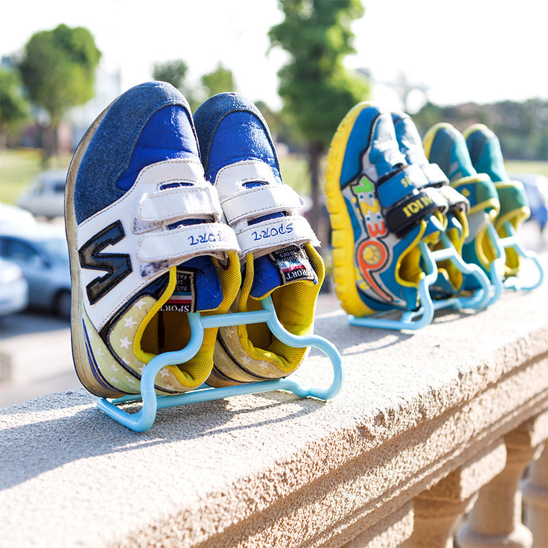 Range chaussures Enfant coloré robuste à l'extérieur