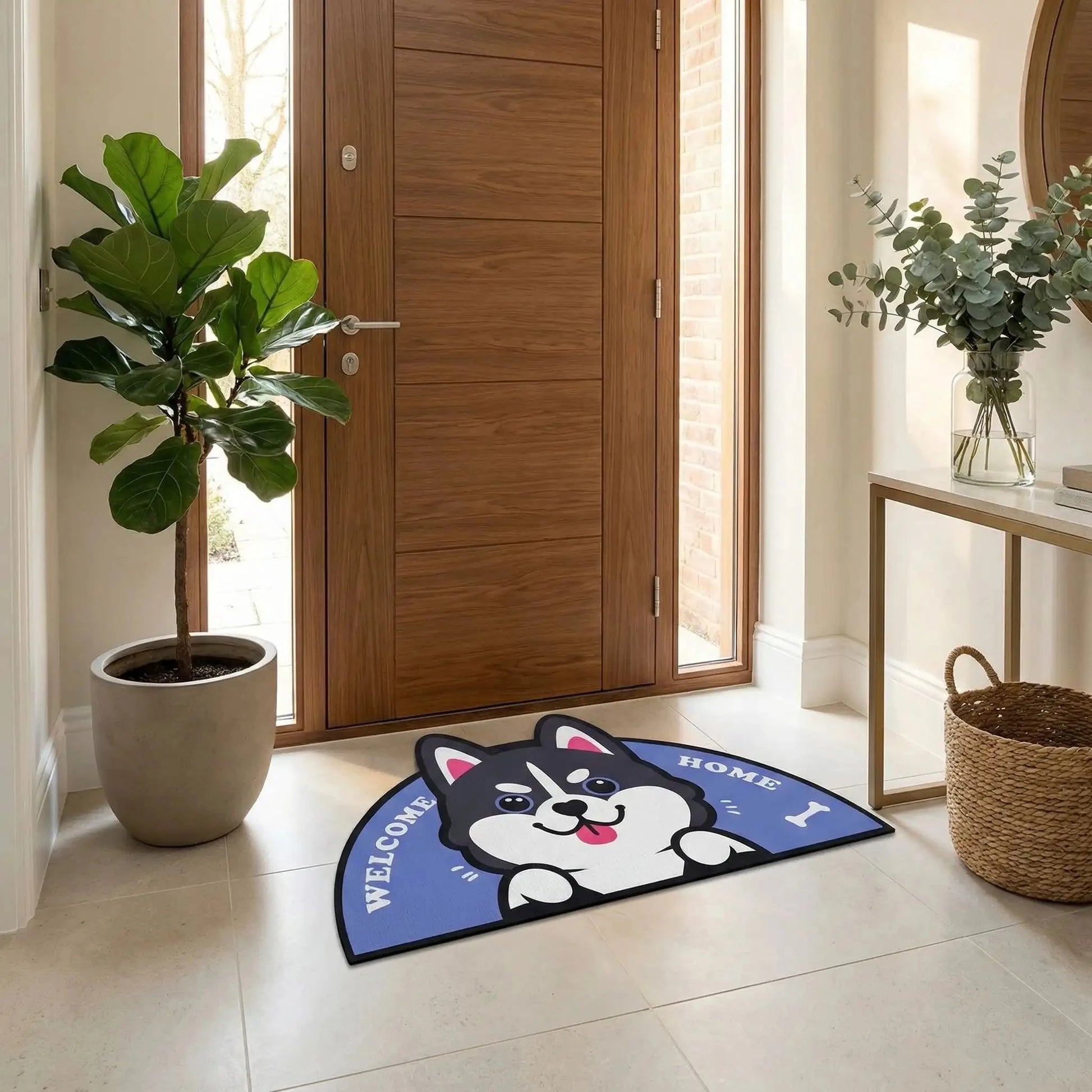 tapis d'entrée husky absorbant placé devant une porte en bois dans une entrée moderne et accueillante