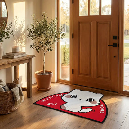 tapis d'entrée motif chatons antidérapant rouge placé devant une porte en bois dans une entrée accueillante